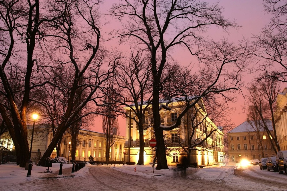 Edificios de la Universidad en invierno, Varsovia